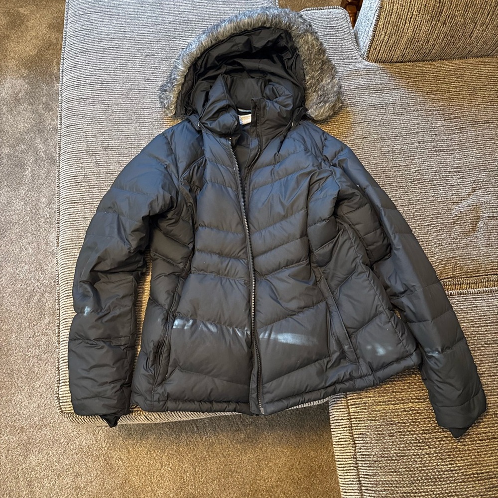 Women’s down parka. 
Columbia size XL.Black.